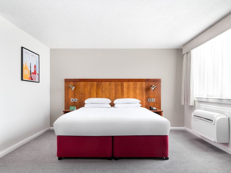 Holiday Inn Northampton Standard Bedroom.